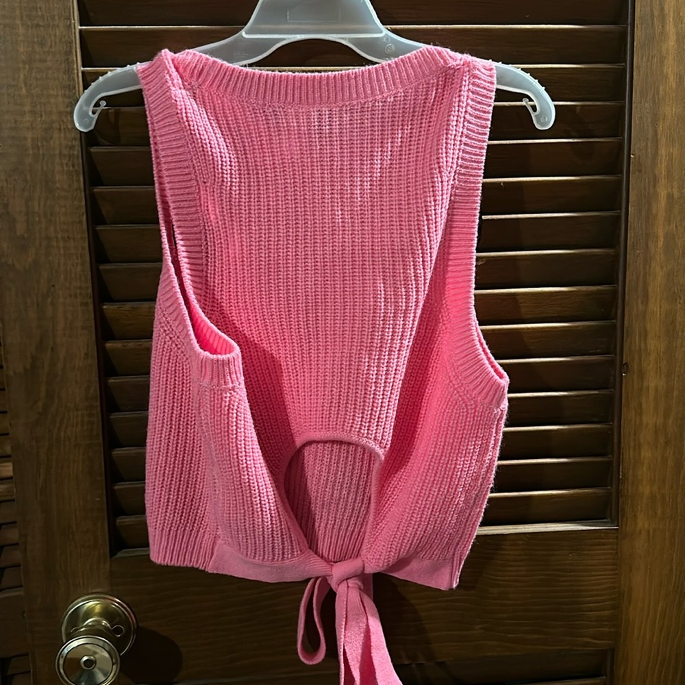 knit pink sleeveless top🩷